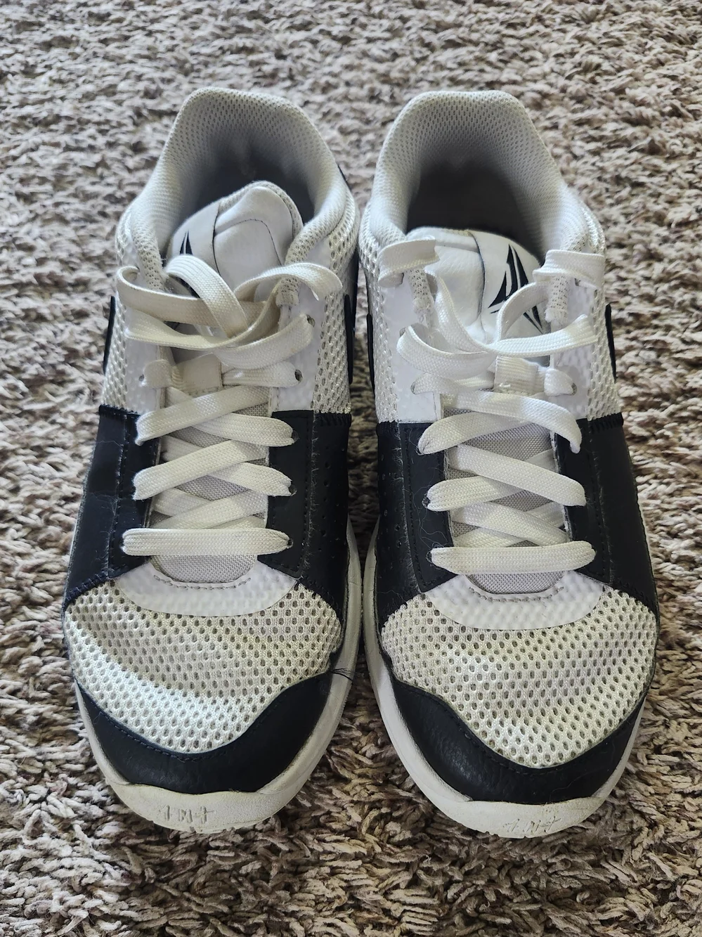 Nike 6Y Black & White Mesh Low-Top Sneakers